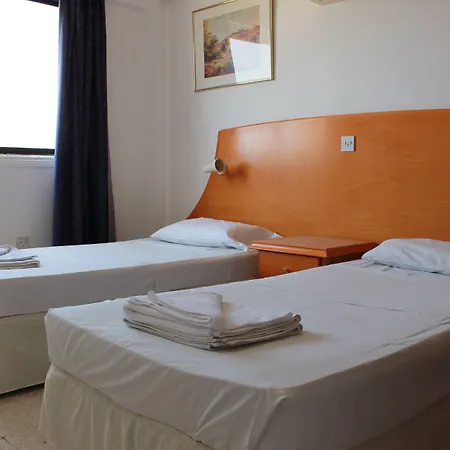 Florea Apartahotel 3*