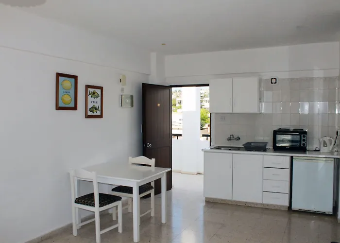 Florea Aparthotel 3*