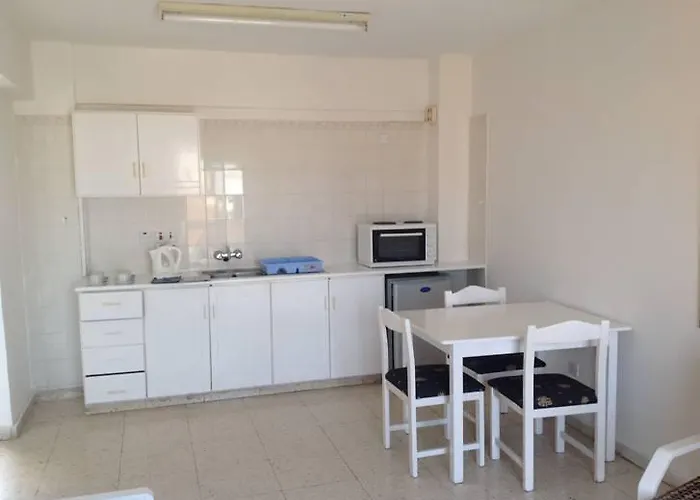 Florea Lägenhetshotell Ayia Napa