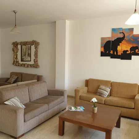 Apartmanhotel Florea Ajía Nápa